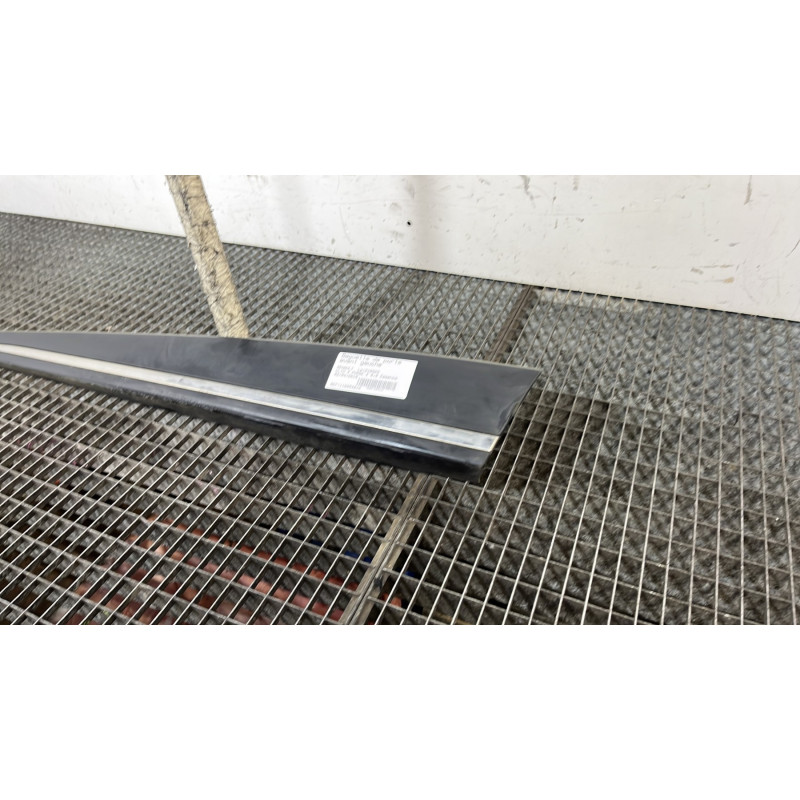 Baguette de porte avant gauche RENAULT CLIO 4 Photo n°3