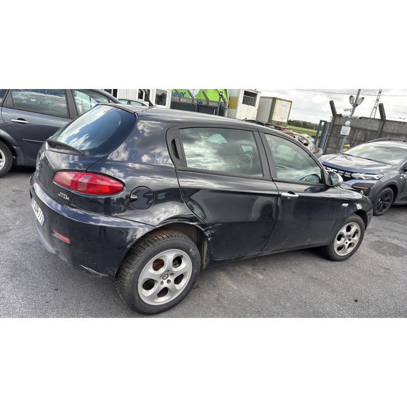 Feu arriere secondaire droit (feux) ALFA ROMEO 147 Photo n°10