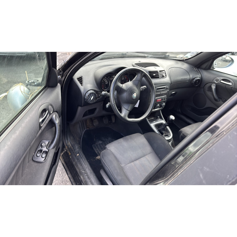 Feu arriere secondaire droit (feux) ALFA ROMEO 147 Photo n°13