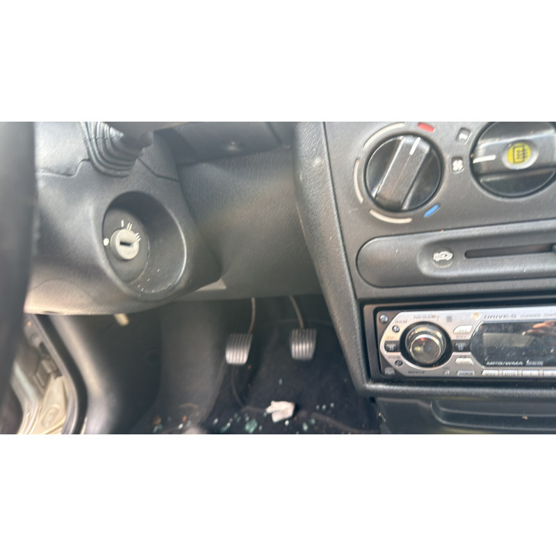 Anti brouillard gauche (feux) OPEL TIGRA 1 Photo n°19