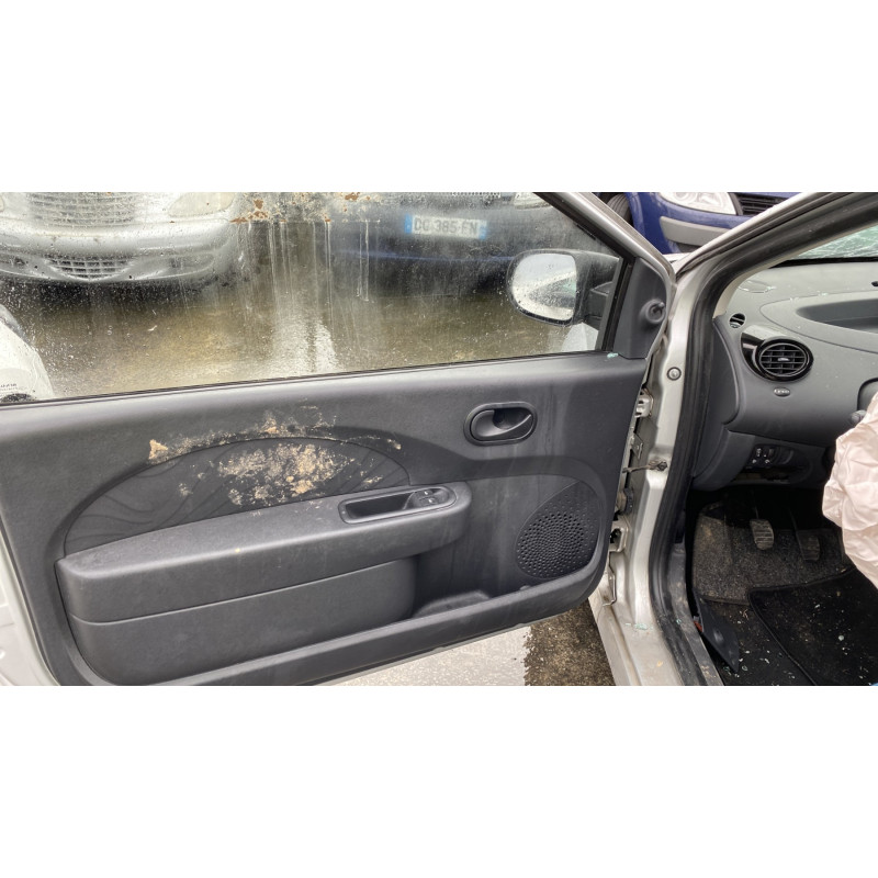 Feu arriere secondaire gauche (feux) RENAULT TWINGO 2 Photo n°12