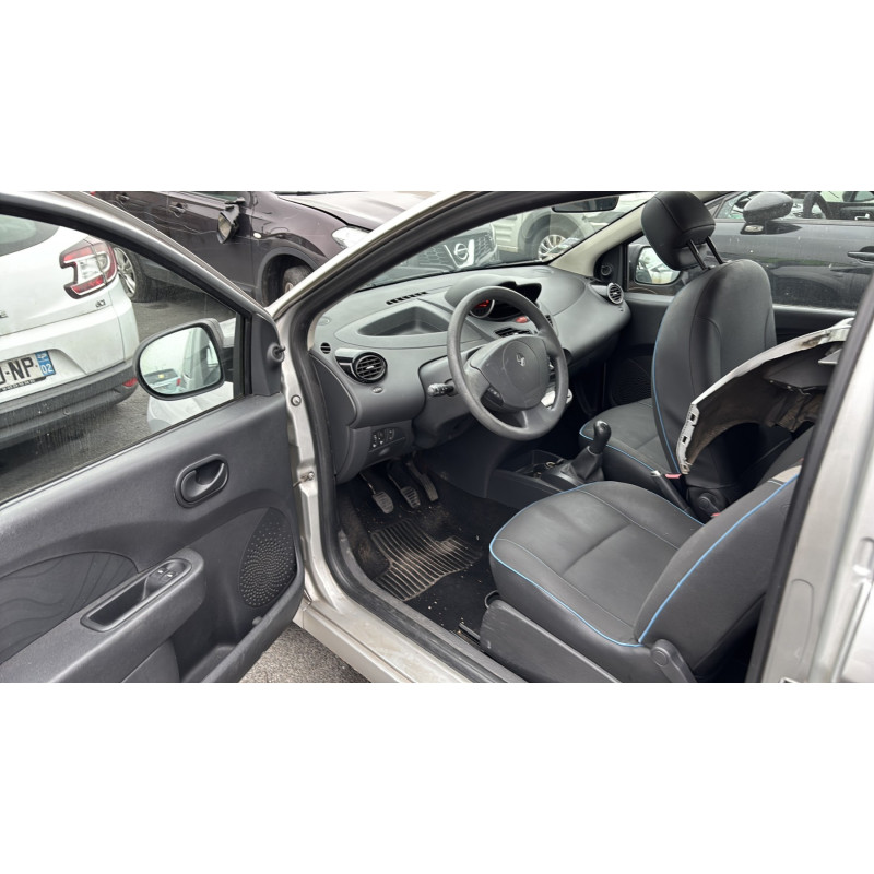 Feu arriere secondaire gauche (feux) RENAULT TWINGO 2 Photo n°12