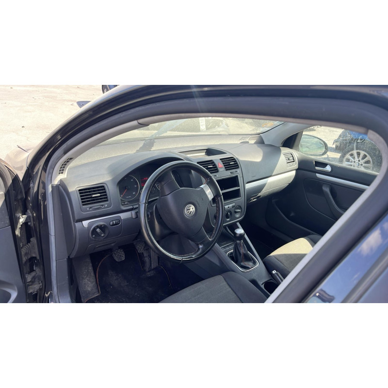 Feu arriere secondaire droit (feux) VOLKSWAGEN GOLF 5 Photo n°7