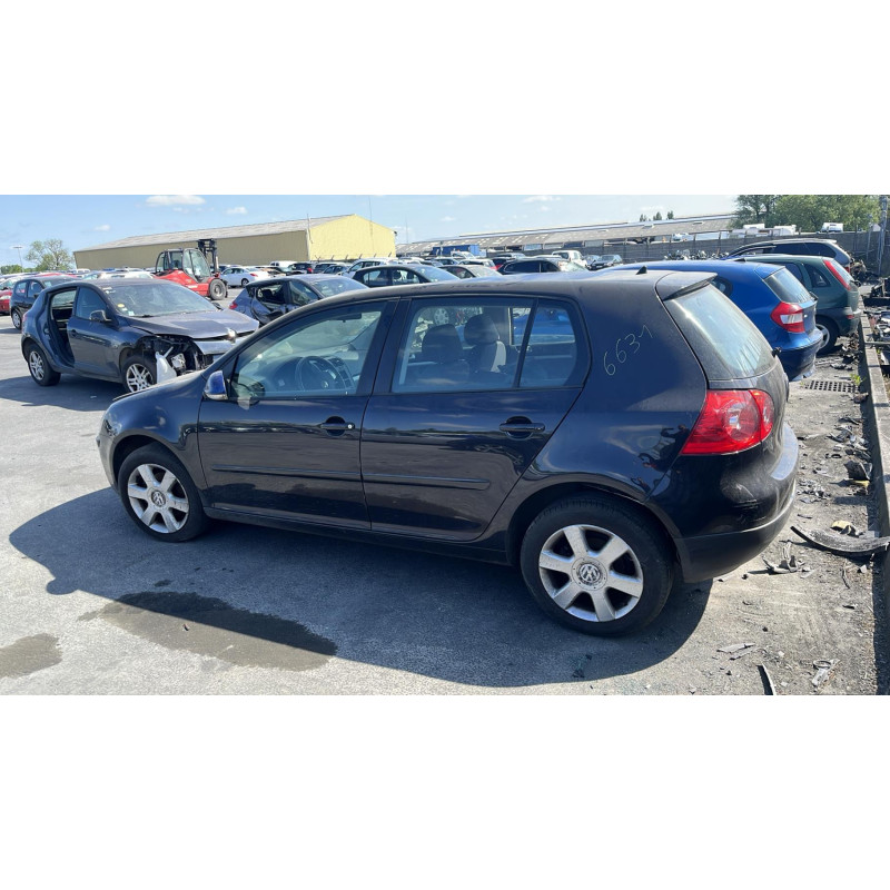 Feu arriere secondaire droit (feux) VOLKSWAGEN GOLF 5 Photo n°8