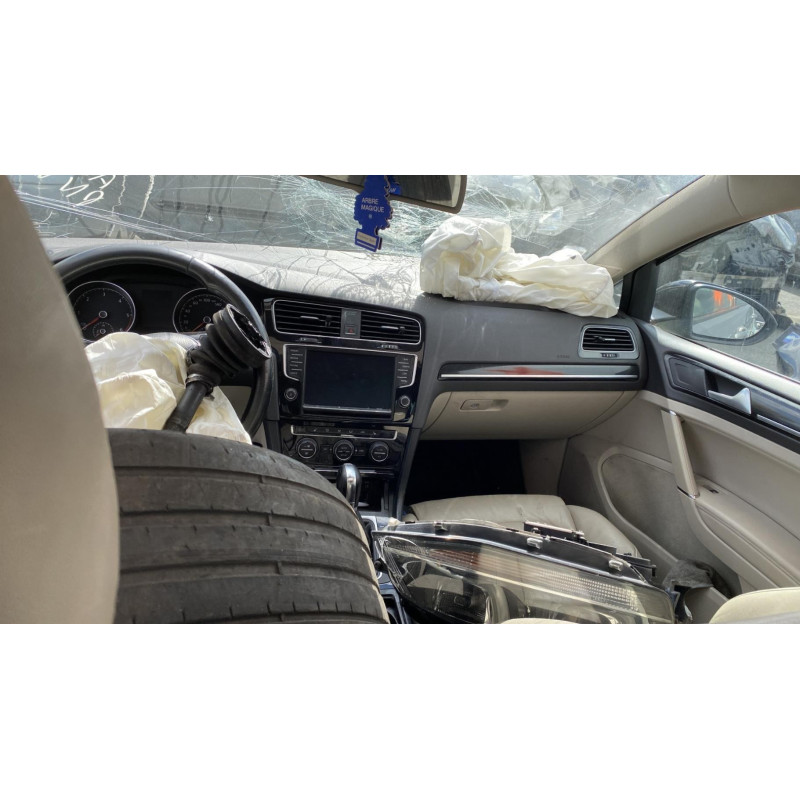 Feu arriere secondaire gauche (feux) VOLKSWAGEN GOLF 7 Photo n°4