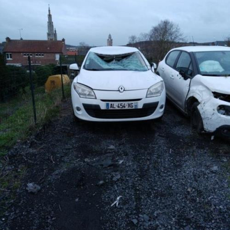 Pretensionneur de ceinture avant droit RENAULT MEGANE 3 Photo n°4