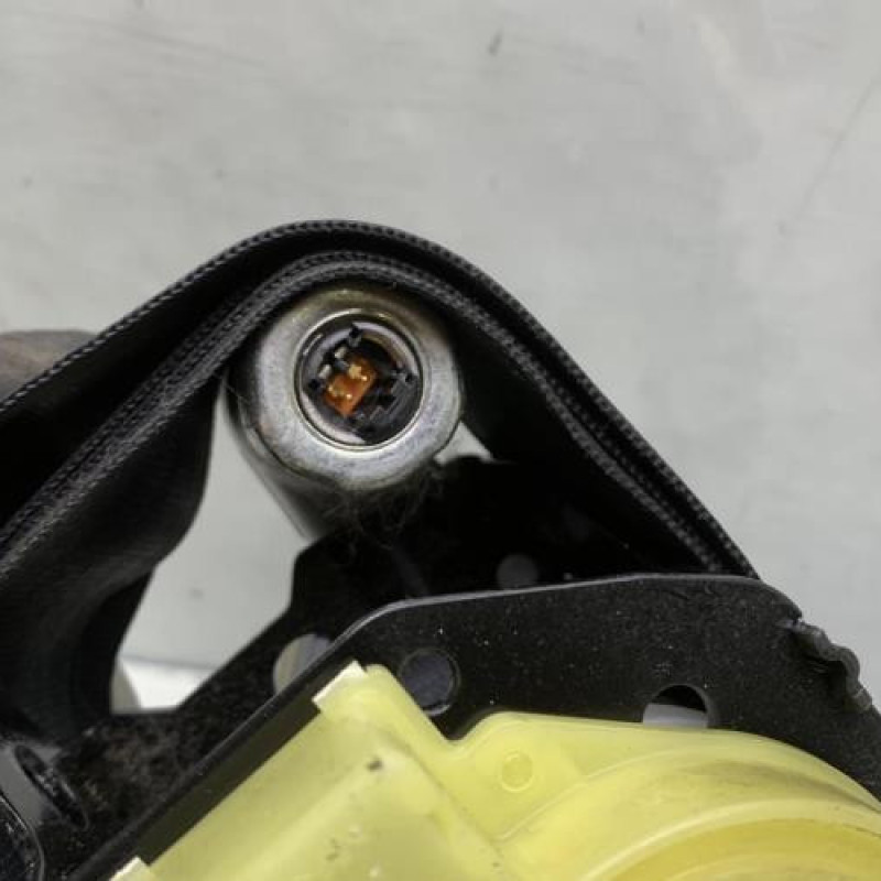 Pretensionneur de ceinture avant droit MAZDA 3 2 Photo n°4