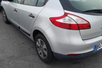Pretensionneur de ceinture avant droit RENAULT MEGANE 3