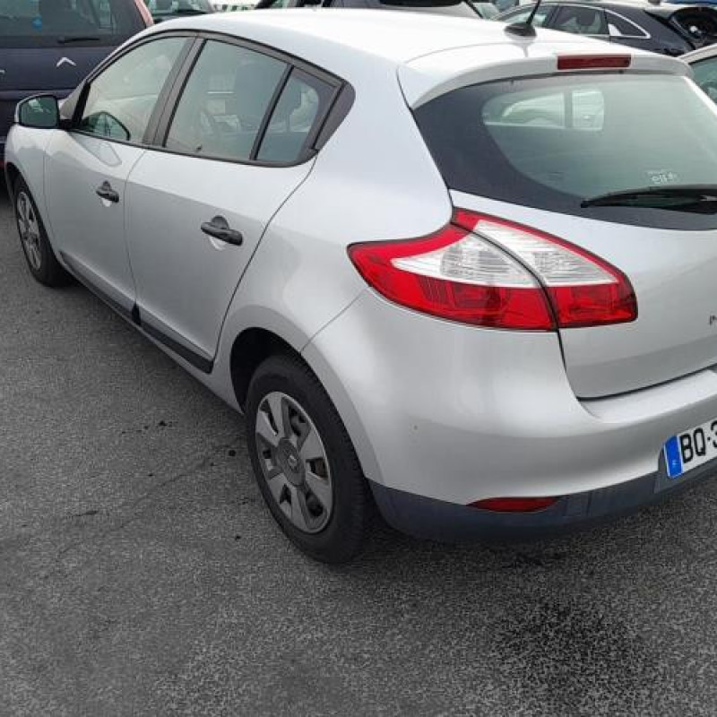 Pretensionneur de ceinture avant droit RENAULT MEGANE 3 Photo n°8