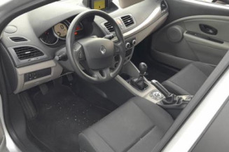 Pretensionneur de ceinture avant droit RENAULT MEGANE 3