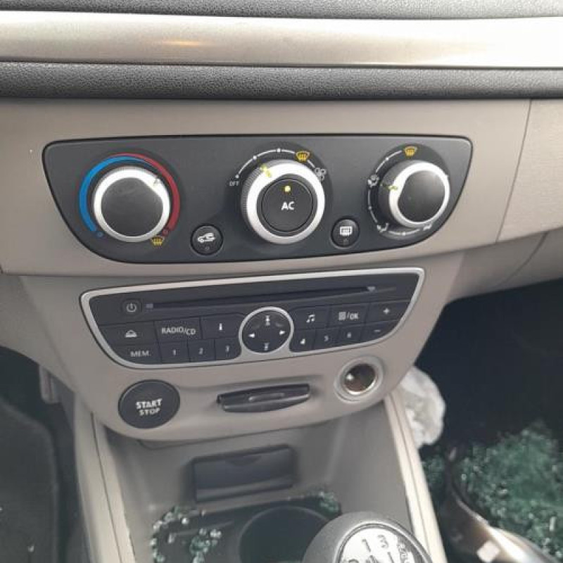 Pretensionneur de ceinture avant droit RENAULT MEGANE 3 Photo n°12