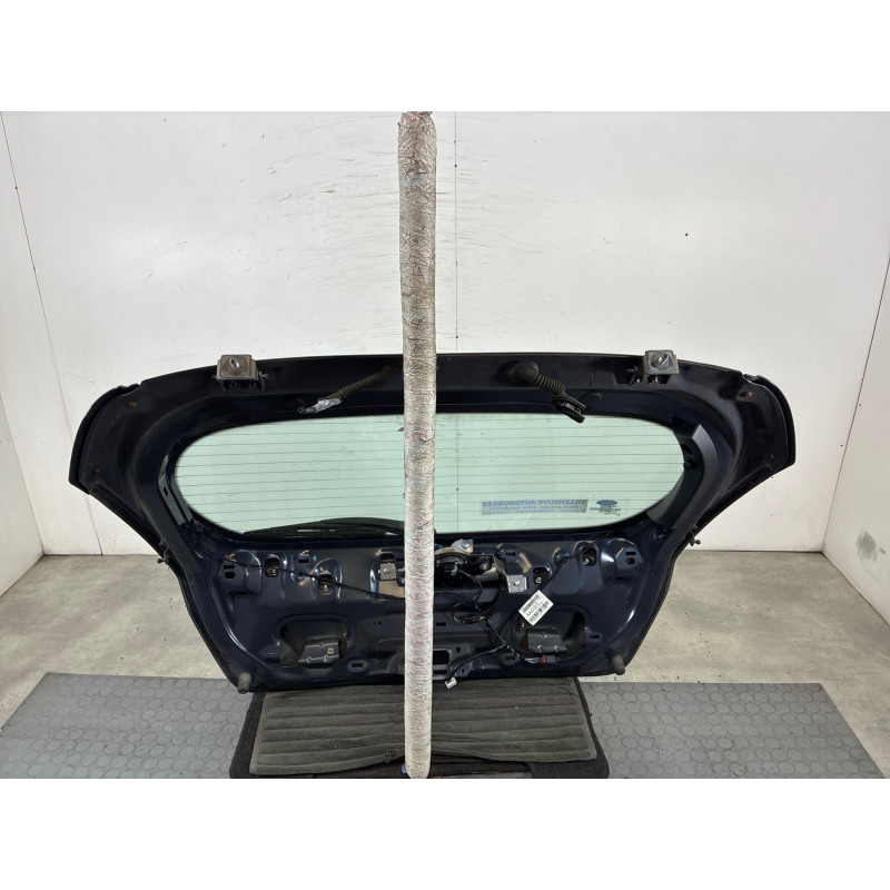 Malle/Hayon arriere FORD FIESTA 6 Photo n°3
