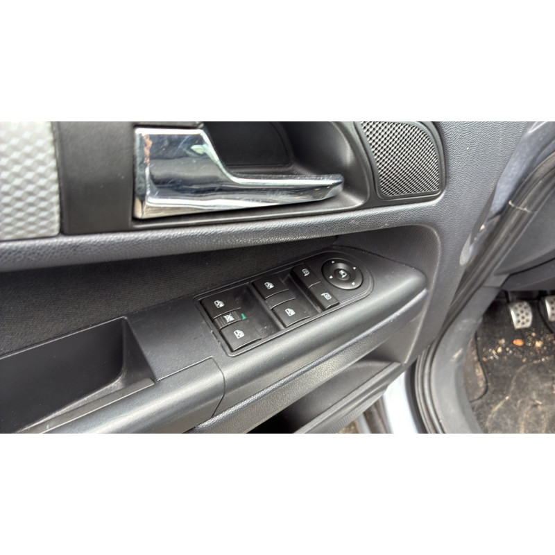 Feu arriere stop central OPEL ZAFIRA B Photo n°15