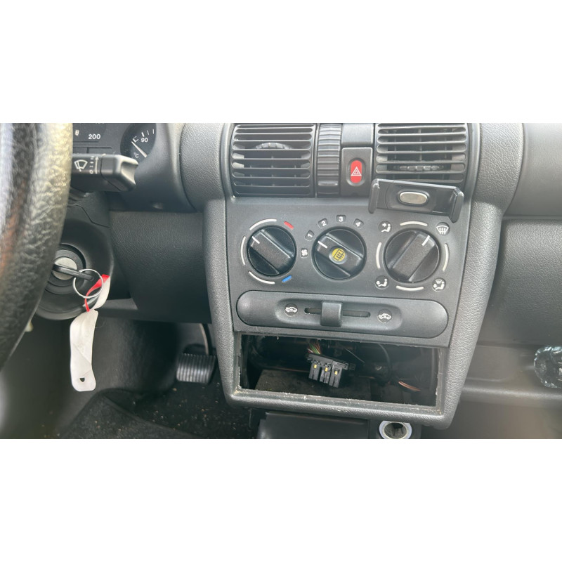 Feu arriere principal droit (feux) OPEL CORSA B Photo n°14