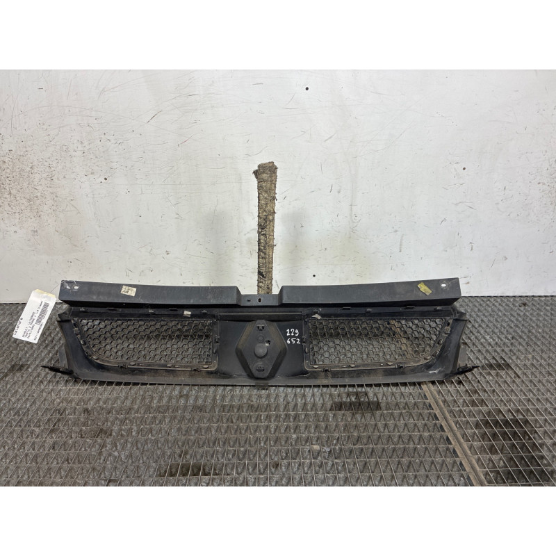 Calandre RENAULT TRAFIC 2 Photo n°3