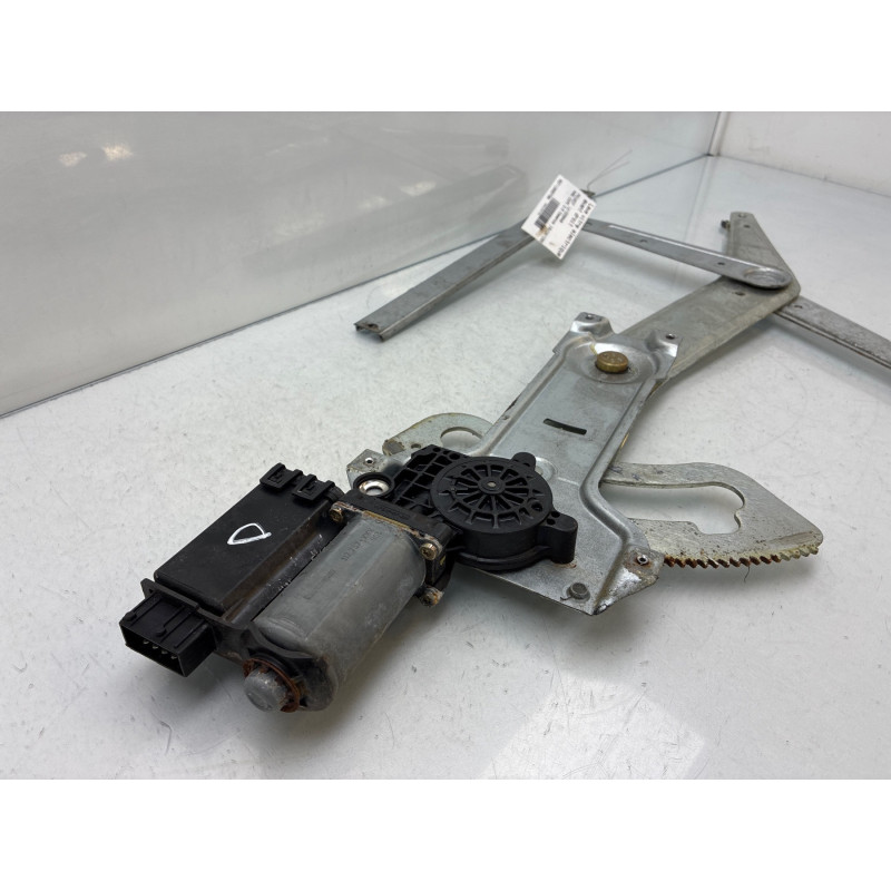 Leve vitre electrique avant droit PEUGEOT 406 Photo n°1