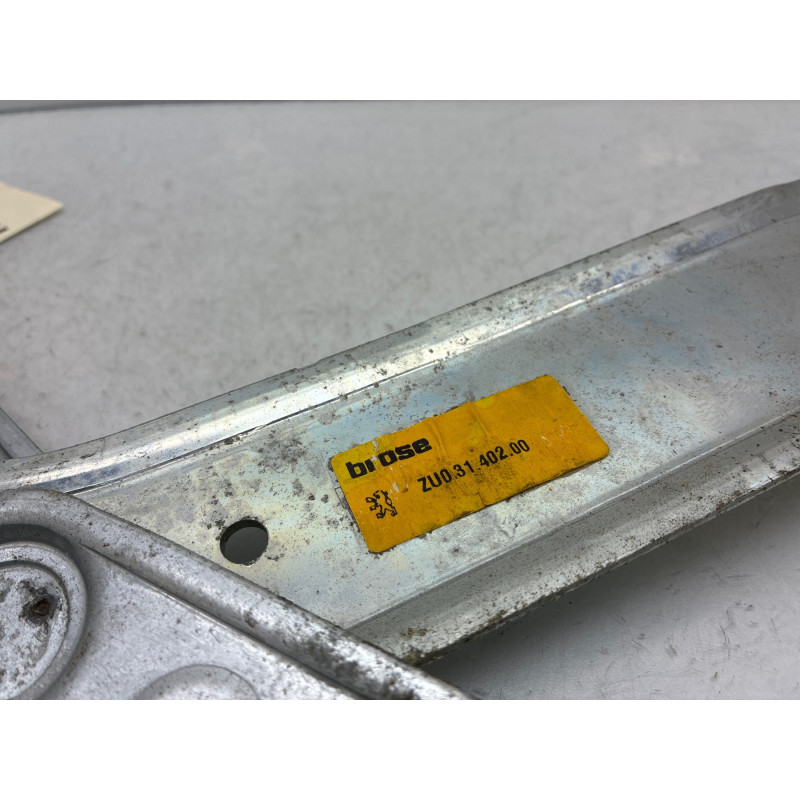 Leve vitre electrique avant droit PEUGEOT 406 Photo n°3