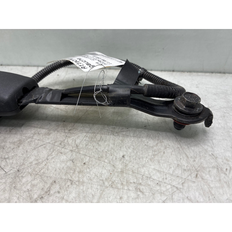 Attache ceinture avant gauche KIA PICANTO 2 Photo n°1