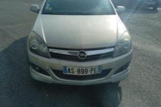 Serrure de coffre OPEL ASTRA H