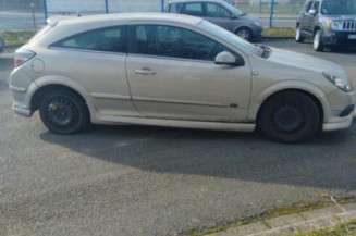Serrure de coffre OPEL ASTRA H