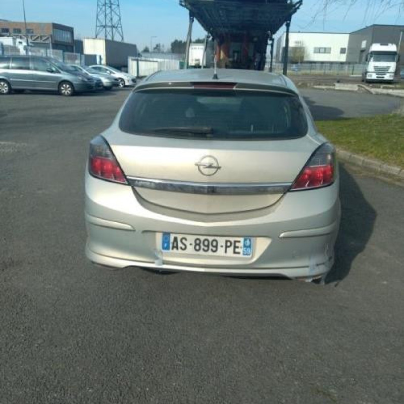 Serrure de coffre OPEL ASTRA H Photo n°6