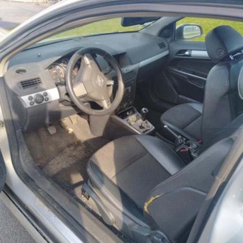 Serrure de coffre OPEL ASTRA H Photo n°9