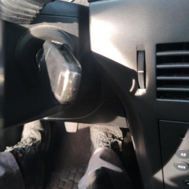 Serrure de coffre OPEL ASTRA H Photo n°14