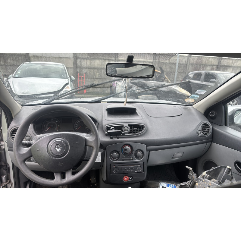 Feu arriere principal gauche (feux) RENAULT CLIO 3 Photo n°19