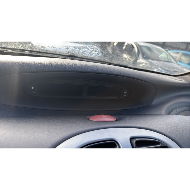 Feu arriere principal gauche (feux) CITROEN XSARA PICASSO Photo n°18