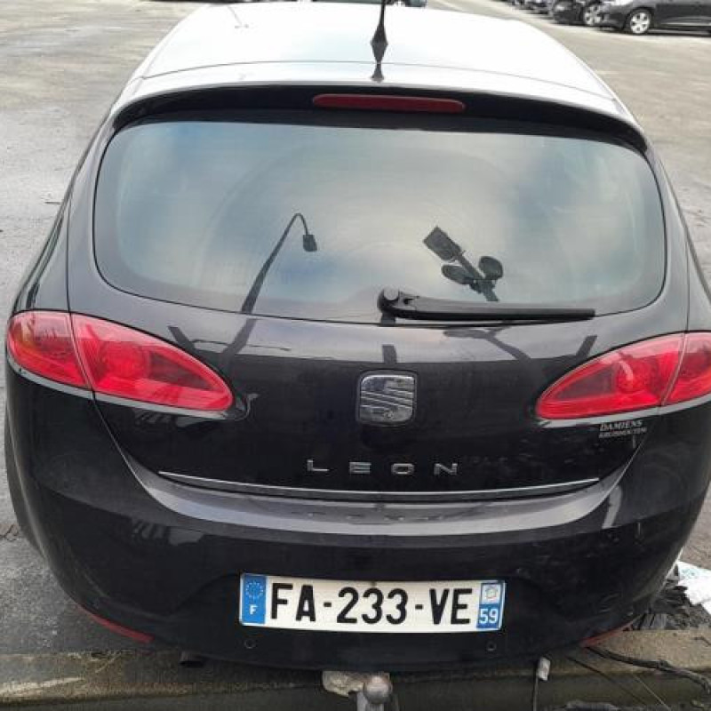 Moteur essuie glace avant droit SEAT LEON 2 Photo n°8