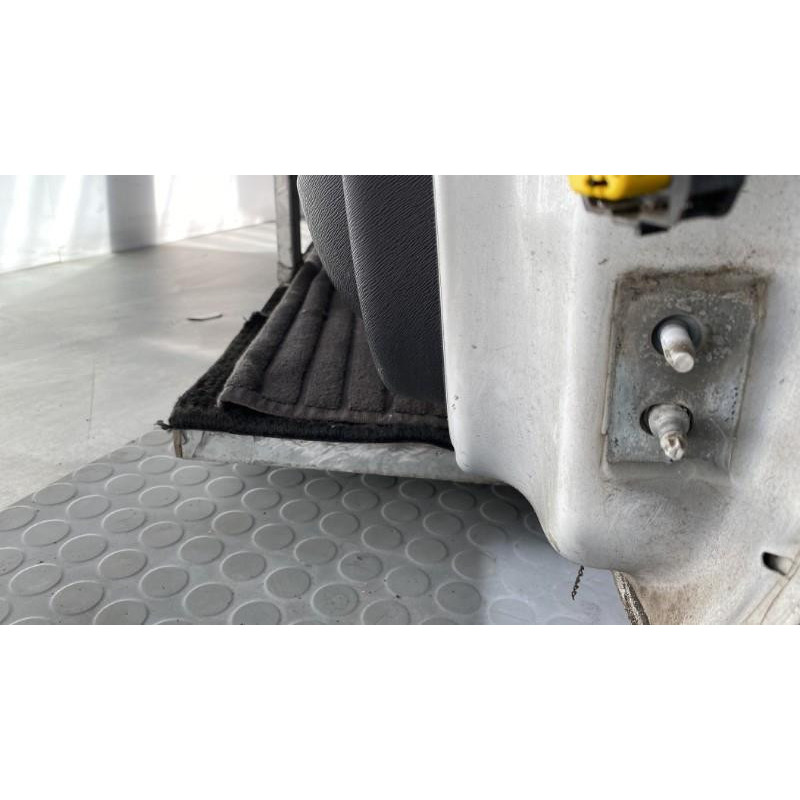 Porte avant gauche RENAULT TWINGO 2 Photo n°2