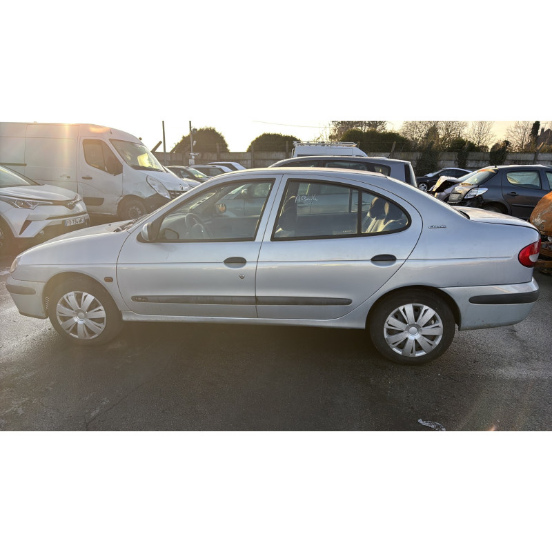Cremaillere assistee RENAULT MEGANE 1 Photo n°11