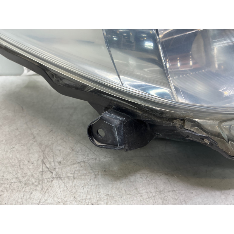 Optique avant principal droit (feux)(phare) TOYOTA YARIS 3 Photo n°4