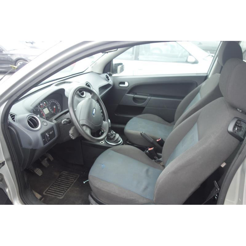 Plage arriere FORD FIESTA 5 Photo n°7
