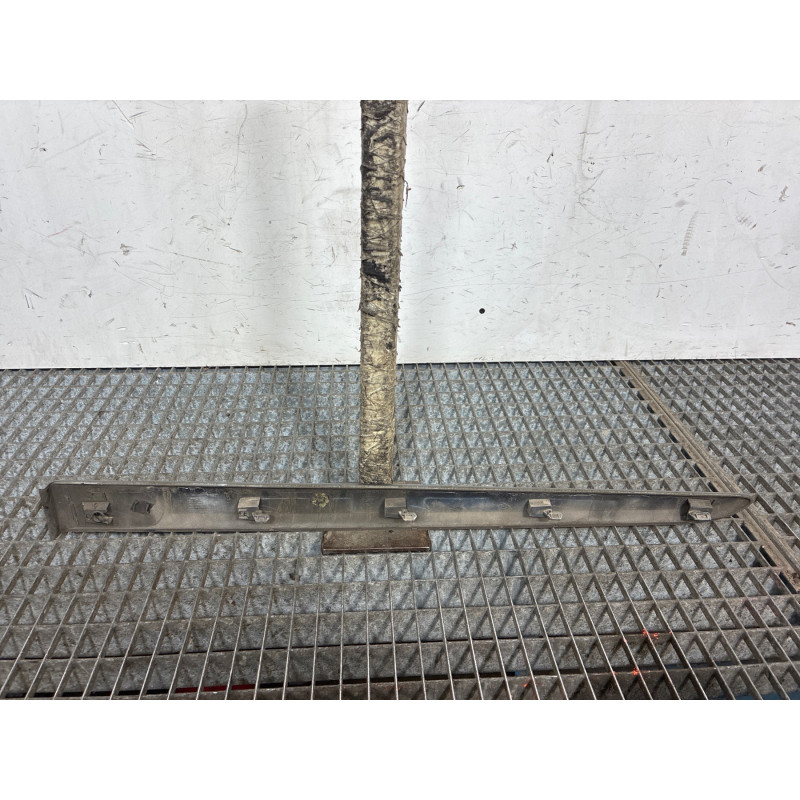 Baguette de porte arriere droite RENAULT GRAND MODUS Photo n°4