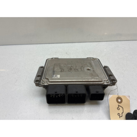 Calculateur moteur PEUGEOT 207