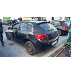 Attache ceinture avant droit OPEL ASTRA J