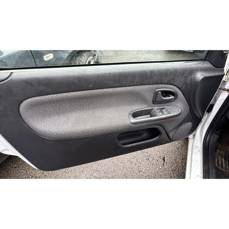 Calculateur moteur RENAULT CLIO 2 CAMPUS Photo n°16