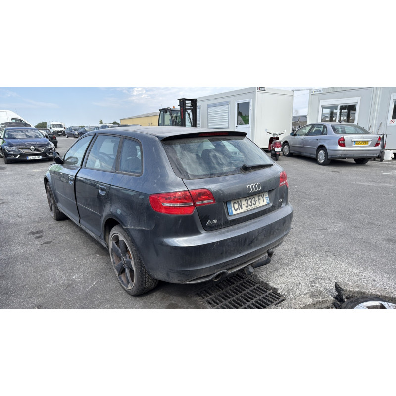 Attache ceinture avant gauche AUDI A3 2 Photo n°8