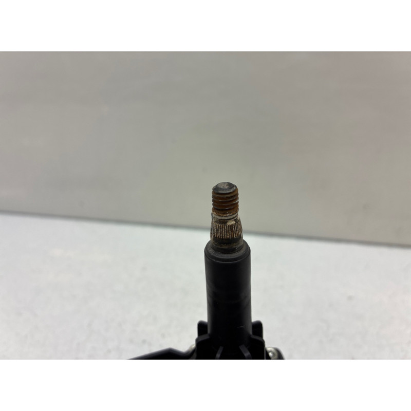 Moteur essuie glace arriere PEUGEOT 206+ Photo n°4