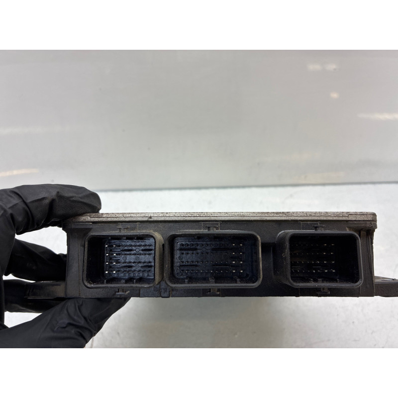 Calculateur moteur DACIA LOGAN MCV 1 Photo n°2