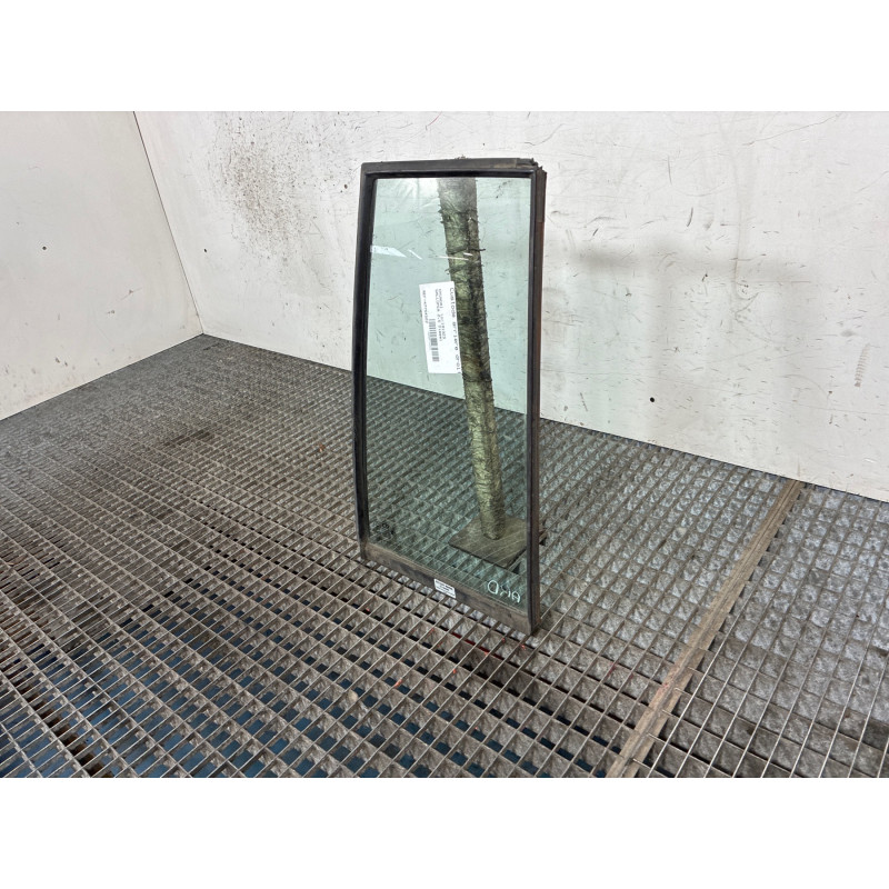 Custode arriere droit (porte) HYUNDAI GALLOPER Photo n°1