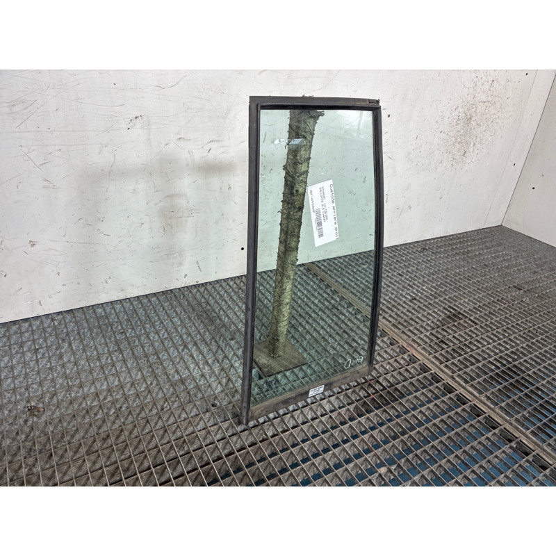 Custode arriere droit (porte) HYUNDAI GALLOPER Photo n°3
