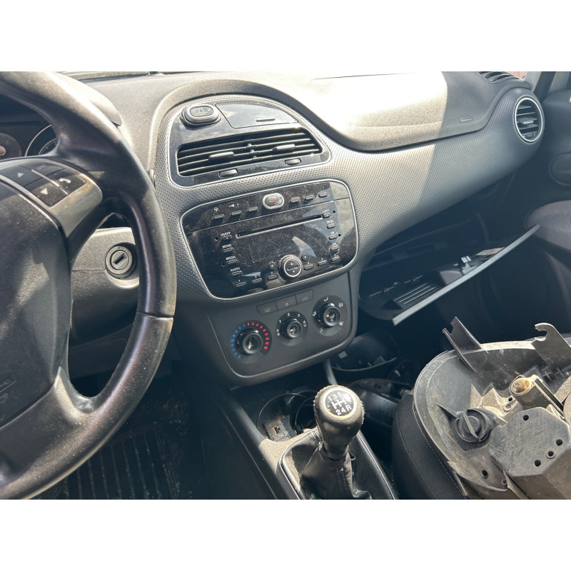 Pare choc arriere FIAT PUNTO EVO 3 Photo n°15