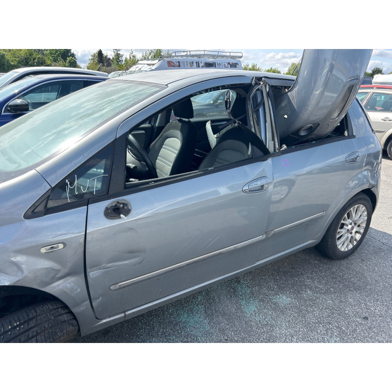 Pare choc arriere FIAT PUNTO EVO 3 Photo n°18