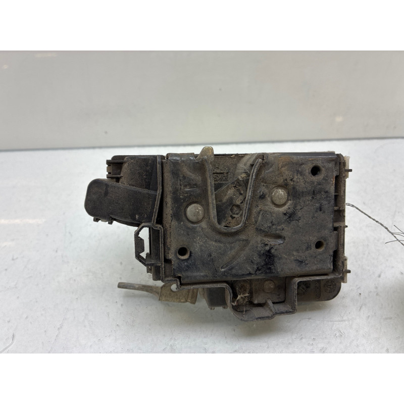 Serrure avant gauche VOLKSWAGEN POLO 3 Photo n°3