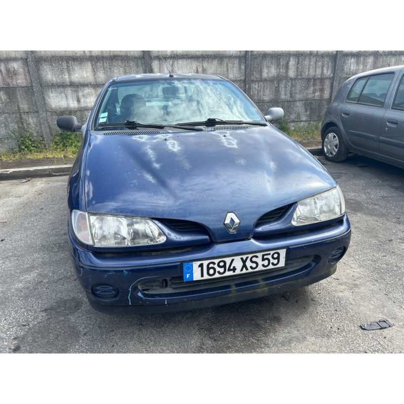 Vitre avant gauche RENAULT MEGANE 1 Photo n°5