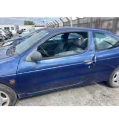 Vitre avant gauche RENAULT MEGANE 1