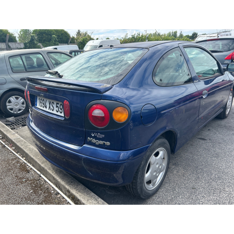 Vitre avant gauche RENAULT MEGANE 1 Photo n°12