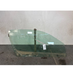 Vitre avant droit RENAULT MEGANE 1 Photo n°1